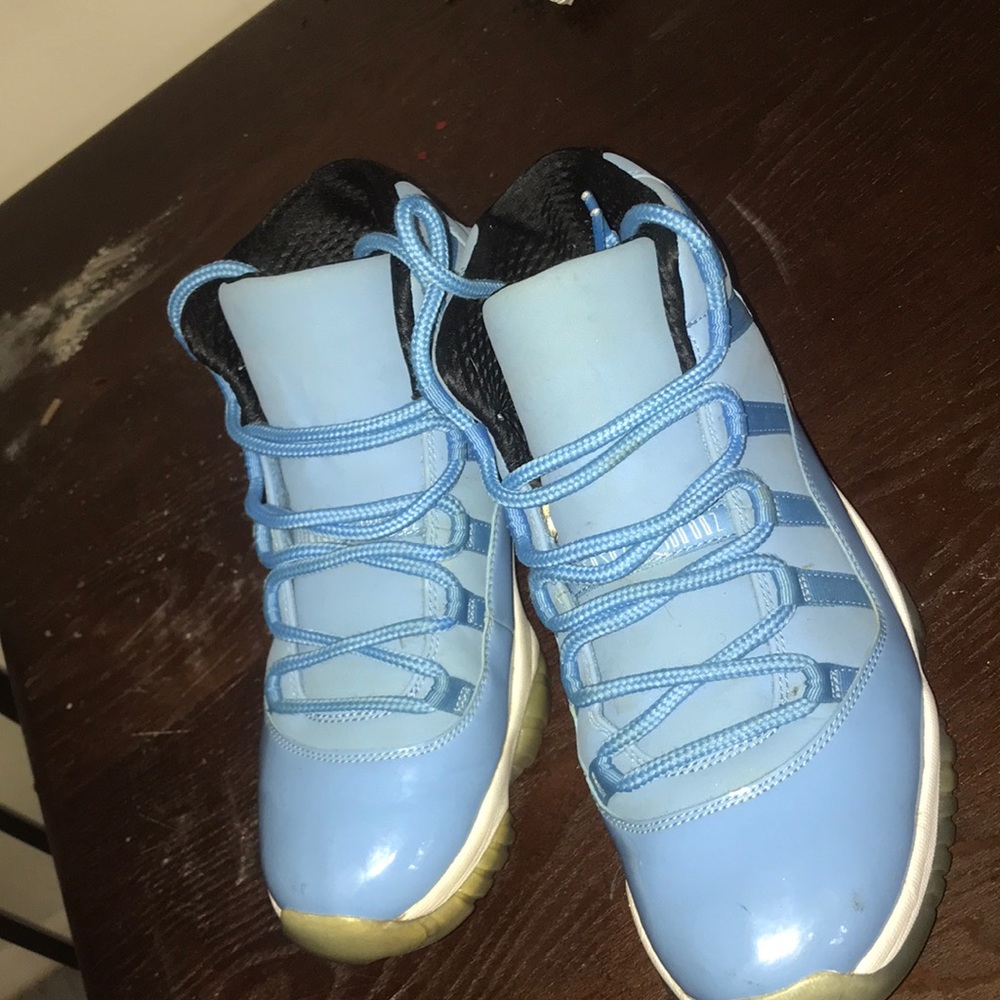 Air Jordan 11 Retro 'Pantone